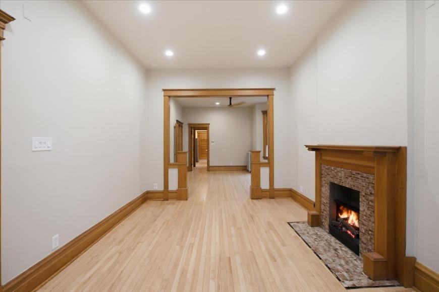 2111 N Kedzie Blvd - Photo 3 of 10