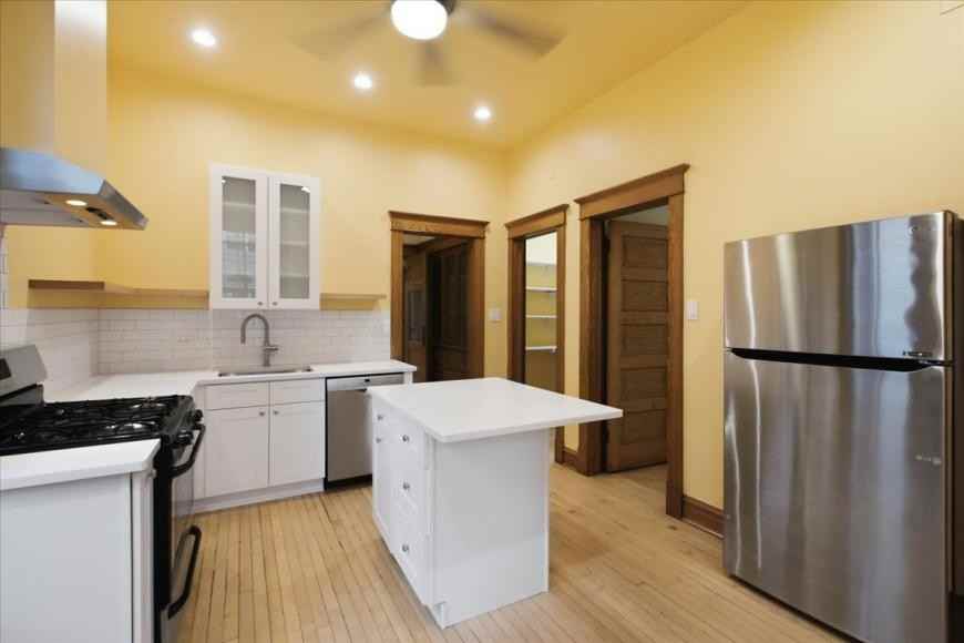 2111 N Kedzie Blvd - Photo 6 of 10