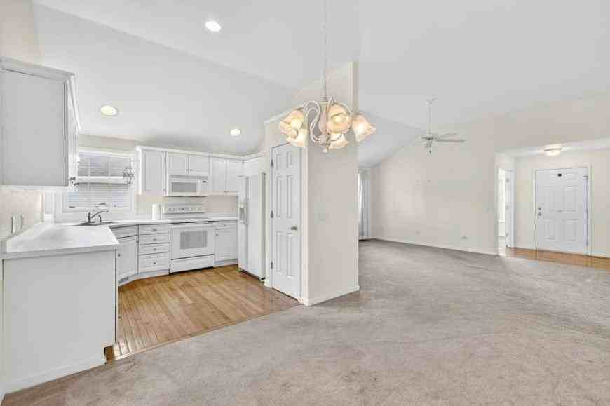 4522 Heathercove Pl - Photo 5 of 10