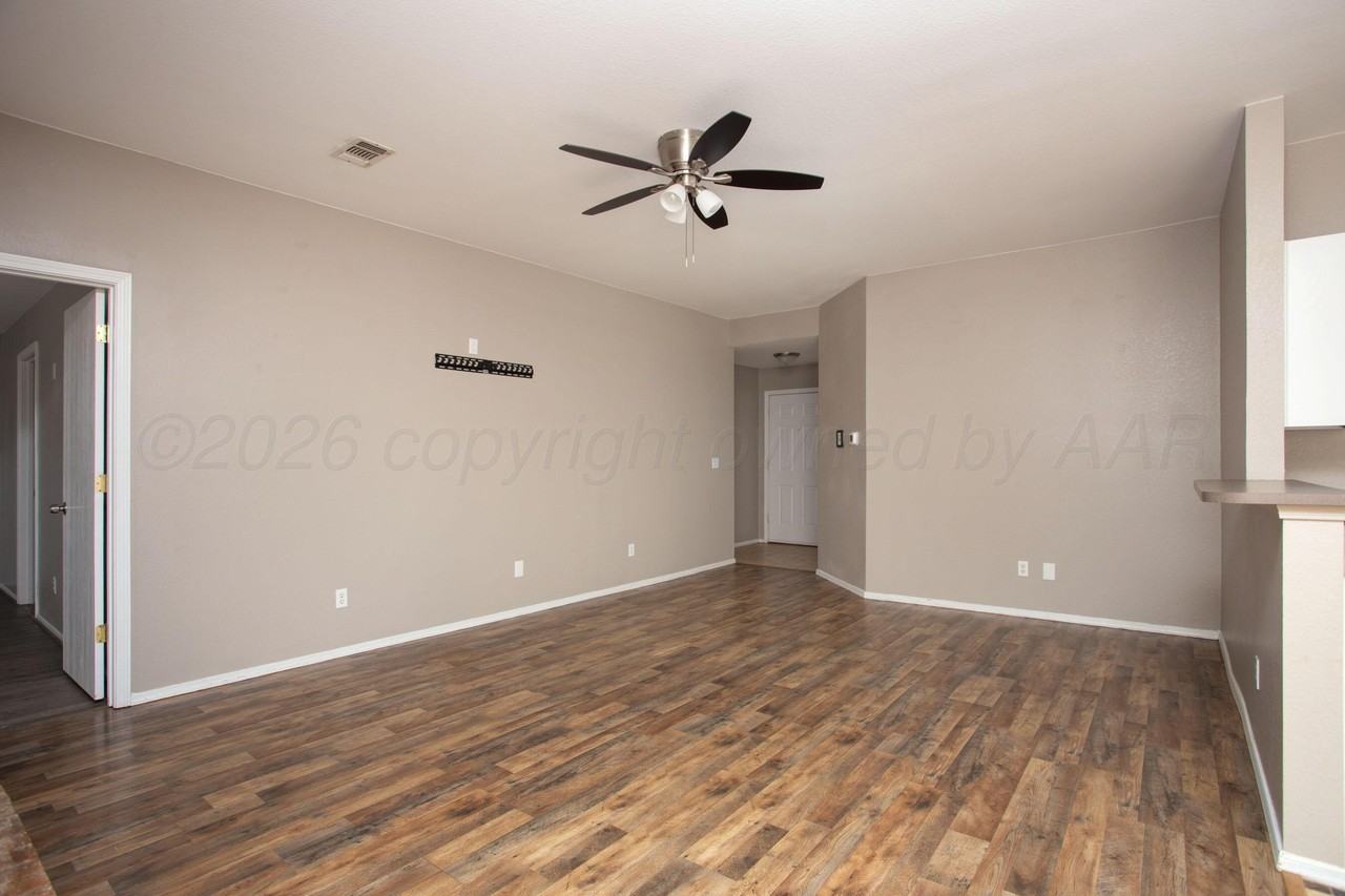 5013 Capulin Ln - Photo 4 of 22