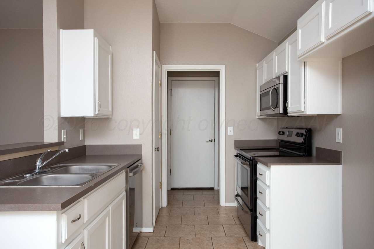 5013 Capulin Ln - Photo 7 of 22