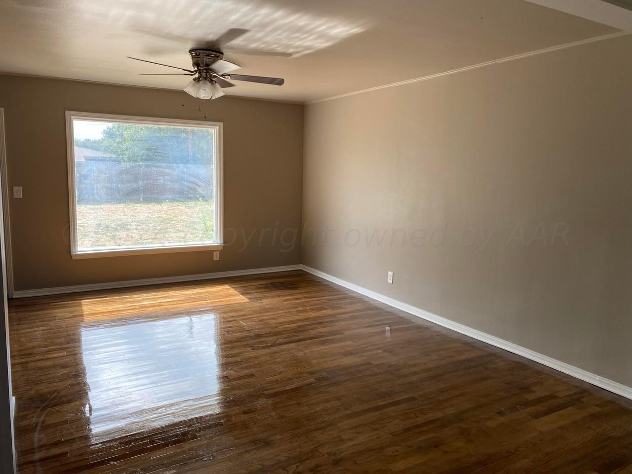 3607 Lenwood Dr - Photo 2 of 8
