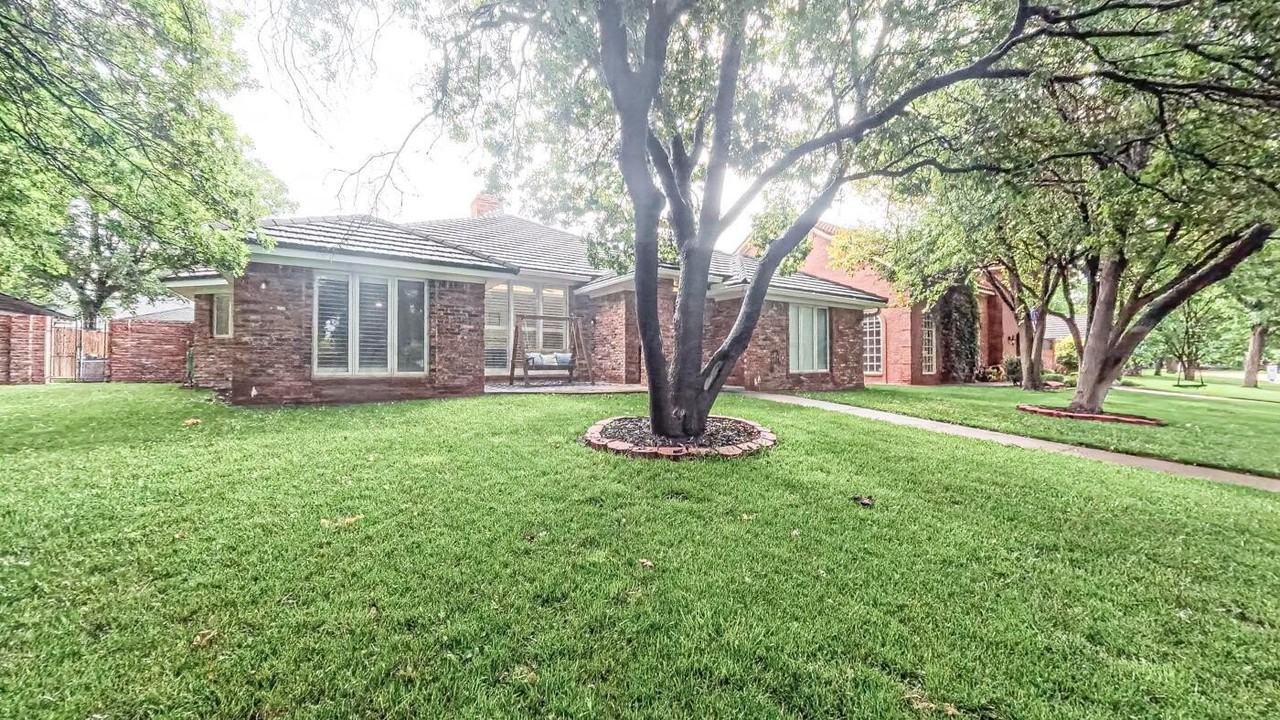7720 Baughman Dr - Photo 2 of 33