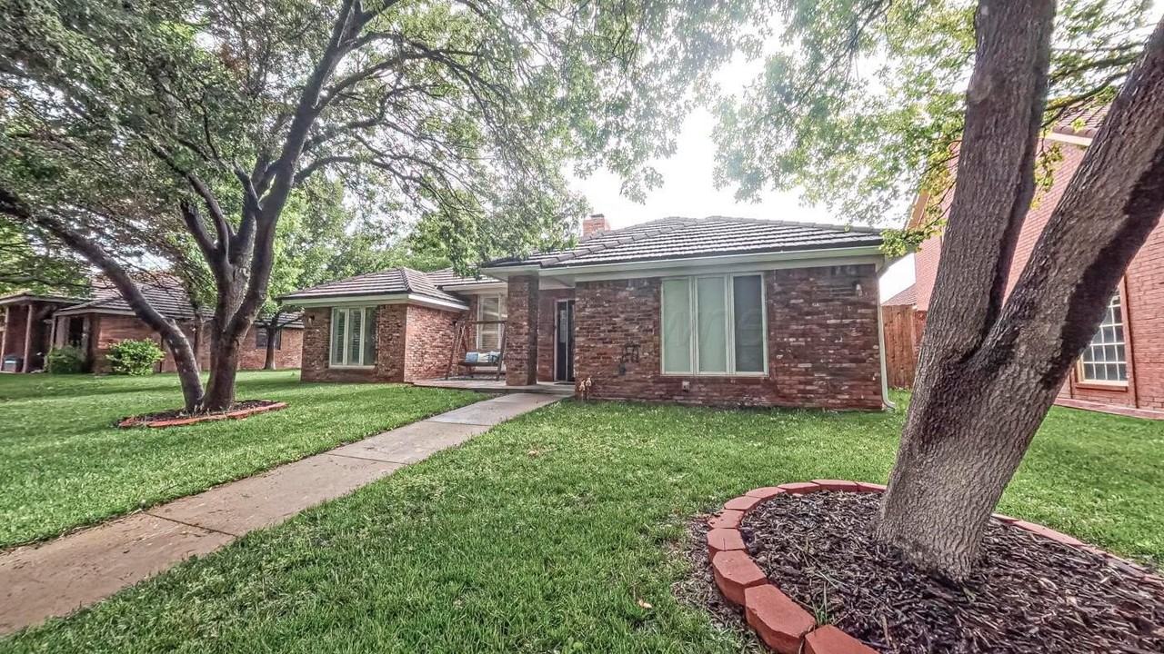 7720 Baughman Dr - Photo 3 of 33