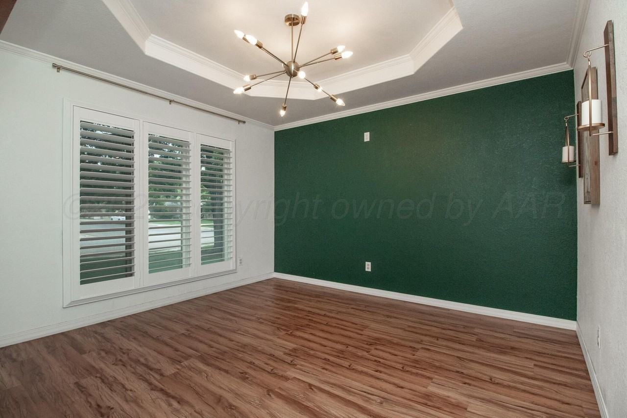 7720 Baughman Dr - Photo 6 of 33