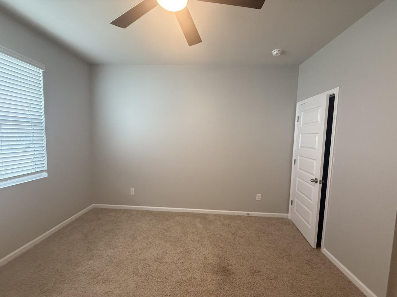 250 Tahoe Dr - Photo 5 of 25