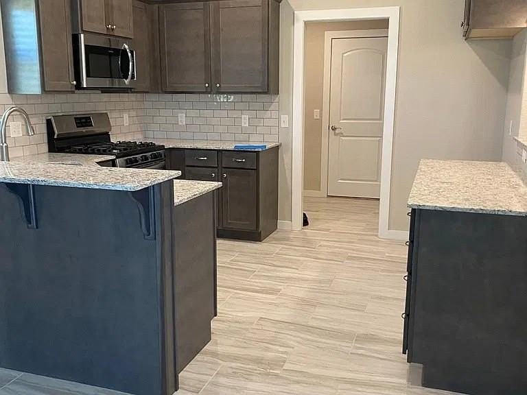 440 Aster St - Photo 6 of 6
