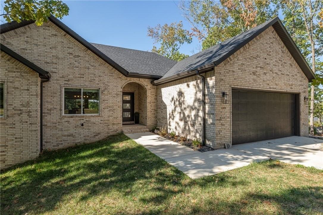 15 Cherhill Dr - Photo 2 of 48