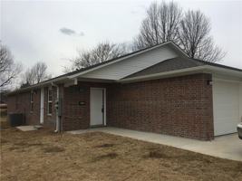 featured image of 910 Crutcher St #B