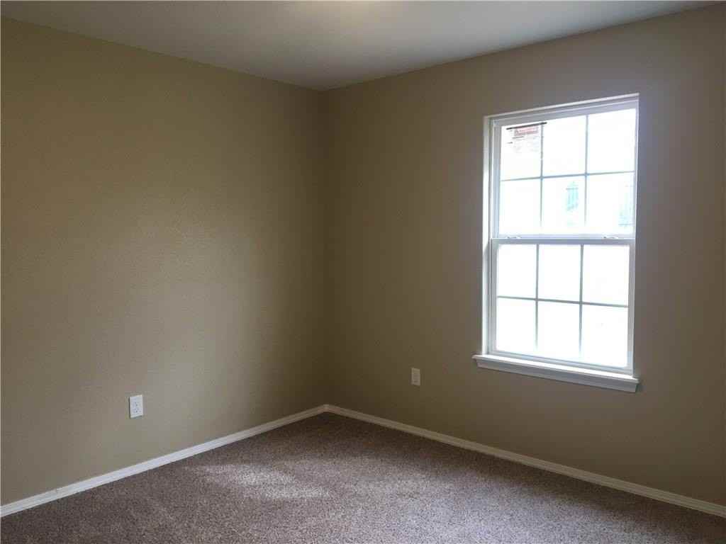 910 Crutcher St #B - Photo 7 of 12