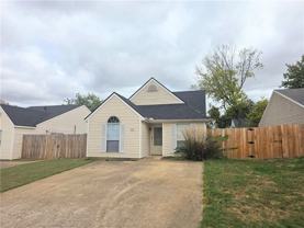 1005 S 24th Pl - Photo 1 of 1