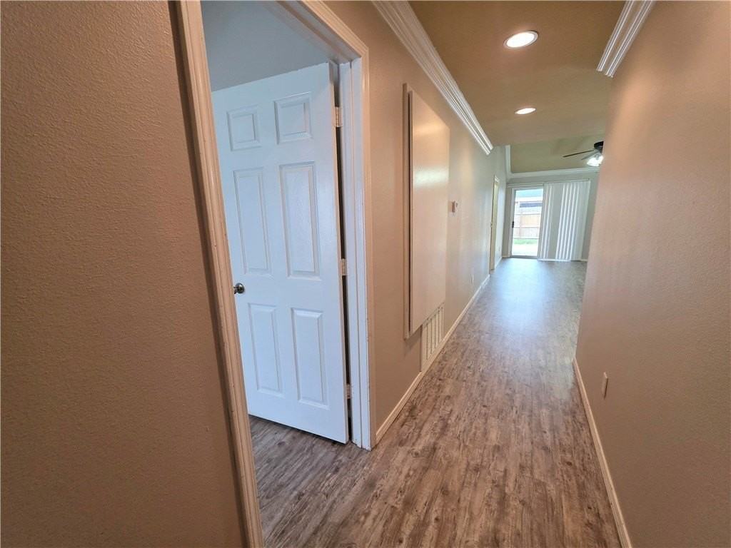 1005 S 24th Pl - Photo 5 of 20