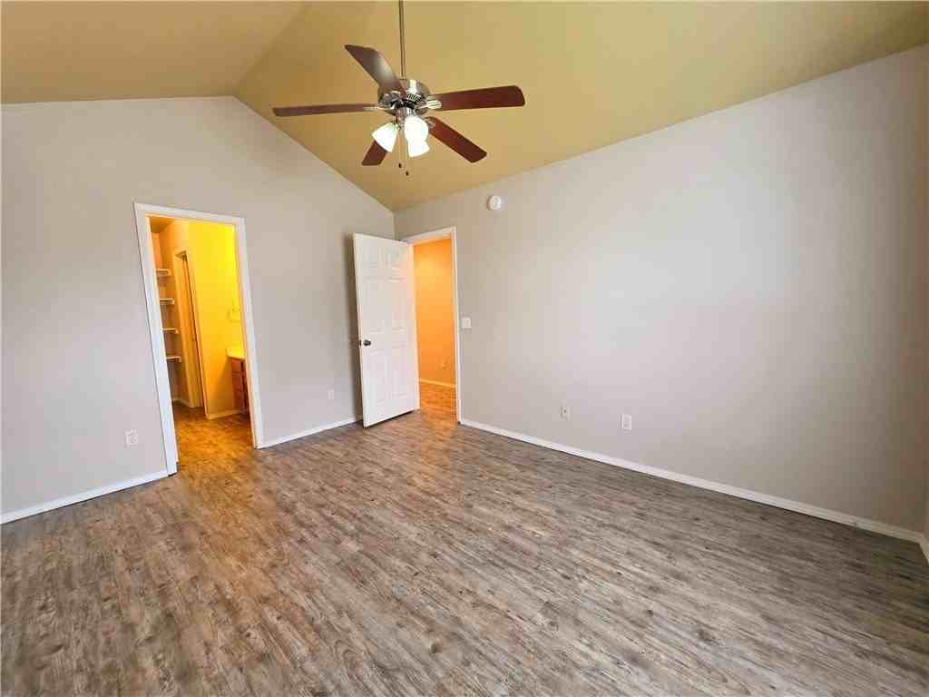 1005 S 24th Pl - Photo 6 of 20