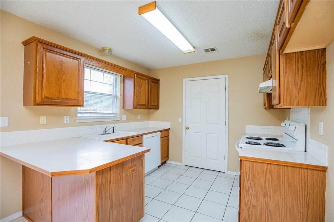 809 Jon Dr - Photo 3 of 21