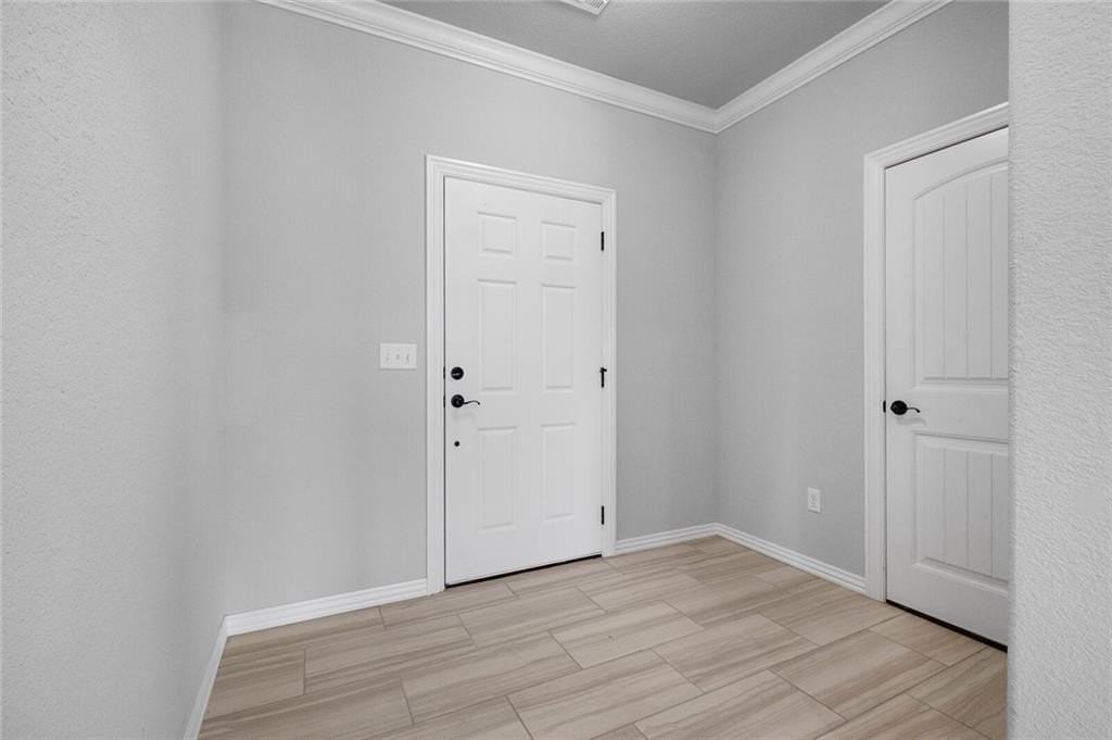 4306 W Divide Dr - Photo 4 of 28