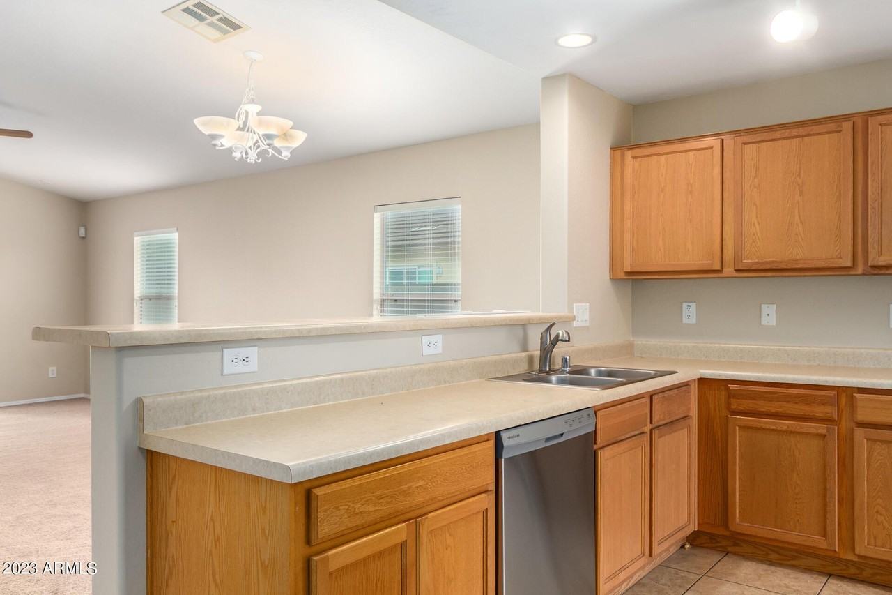 946 S 166th Ave - Photo 5 of 23