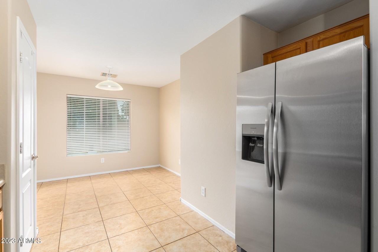 946 S 166th Ave - Photo 6 of 23