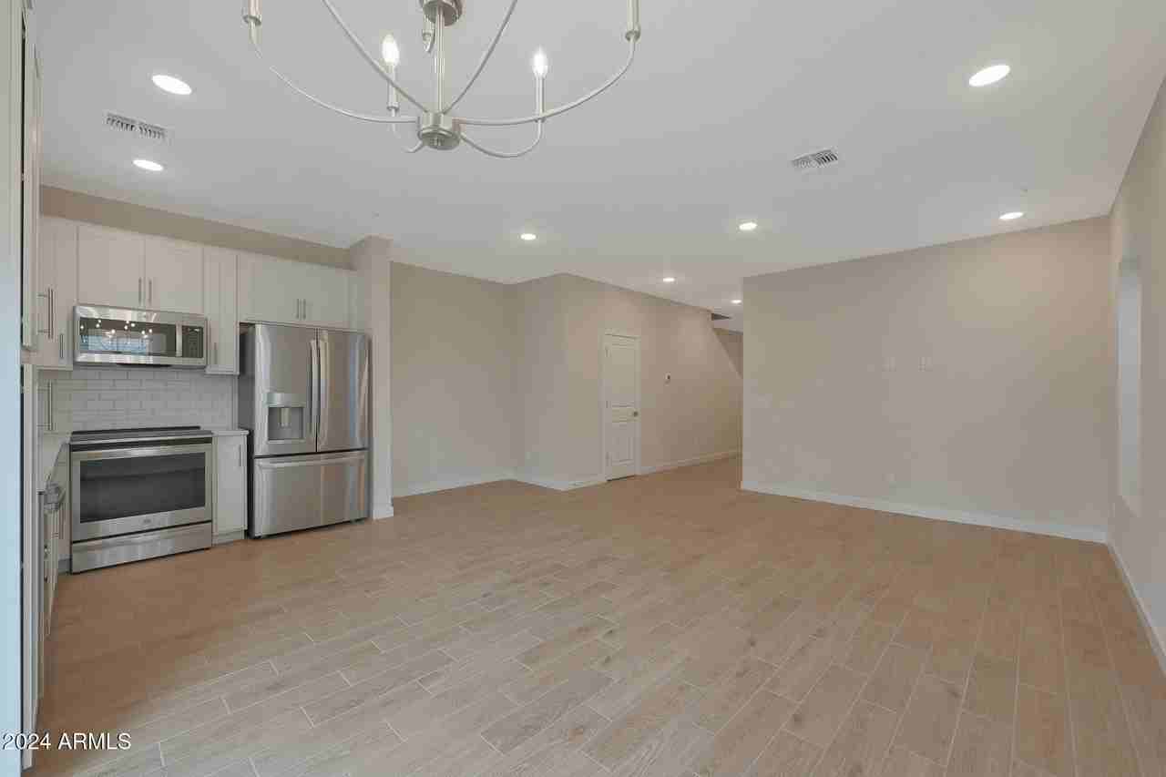 28134 N 28th Ln - Photo 4 of 35