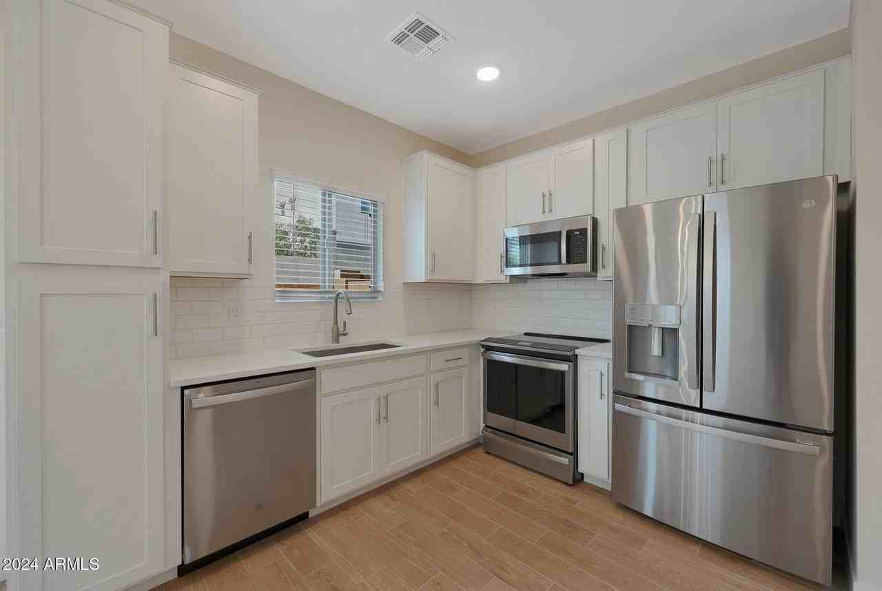 28134 N 28th Ln - Photo 6 of 35