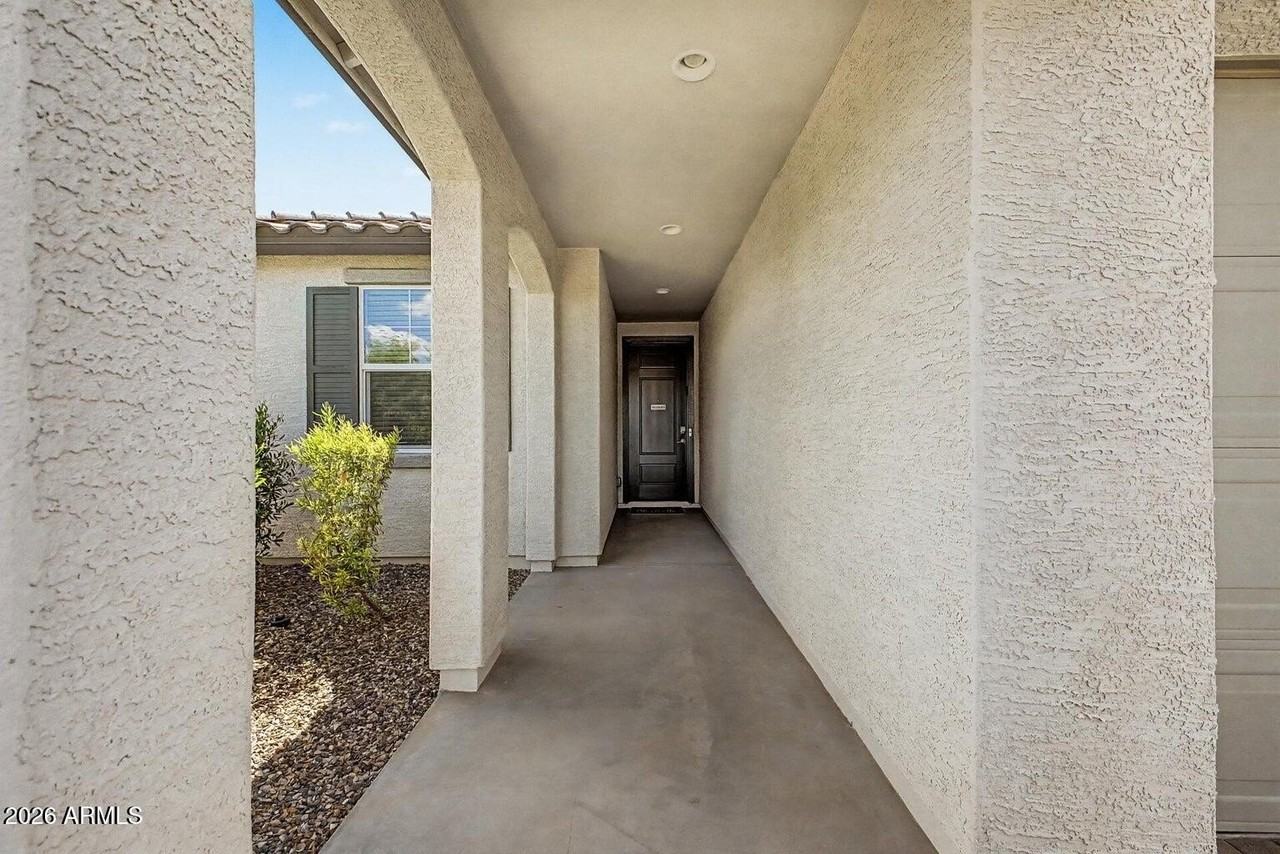 15587 W Kendall St - Photo 4 of 21