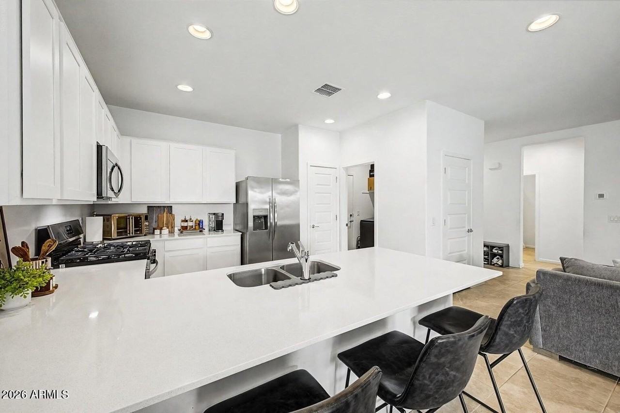 15587 W Kendall St - Photo 6 of 21