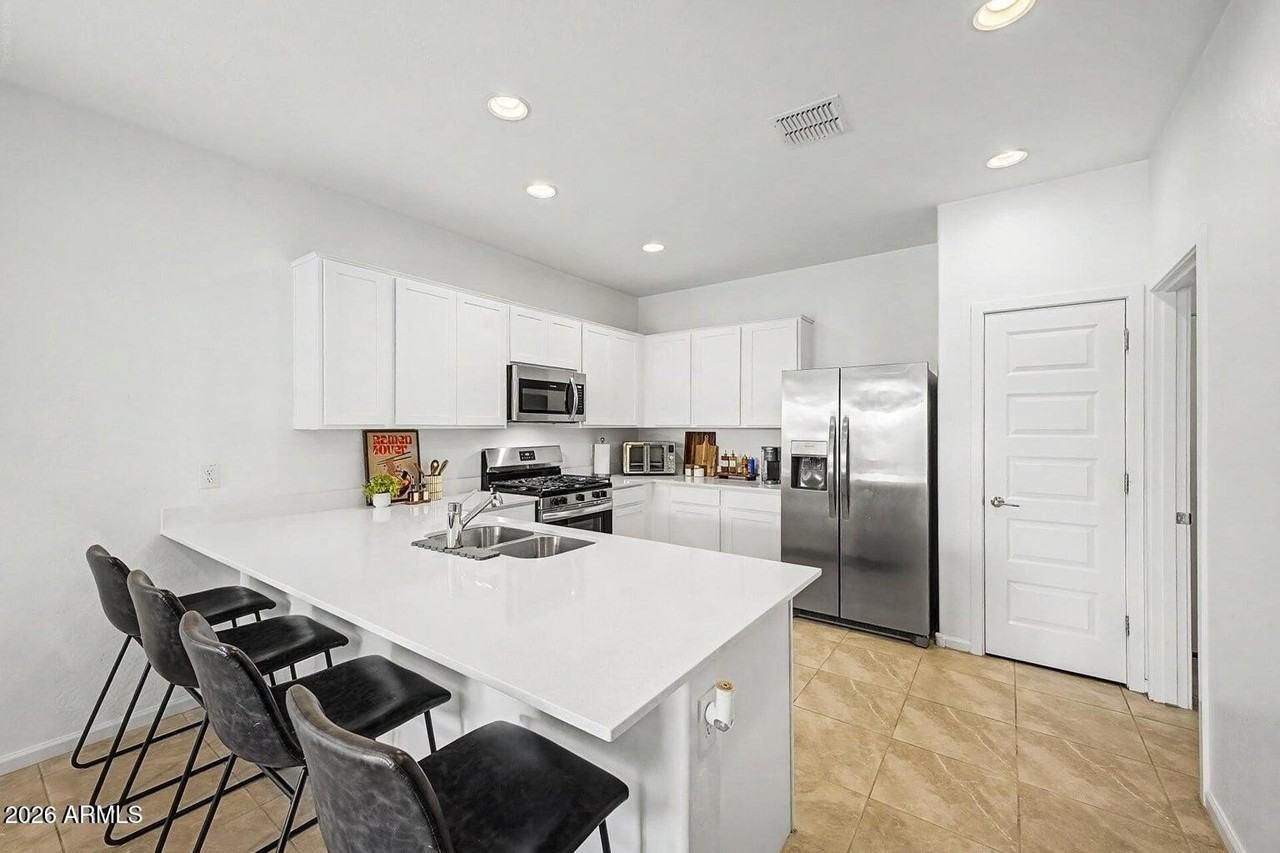 15587 W Kendall St - Photo 7 of 21