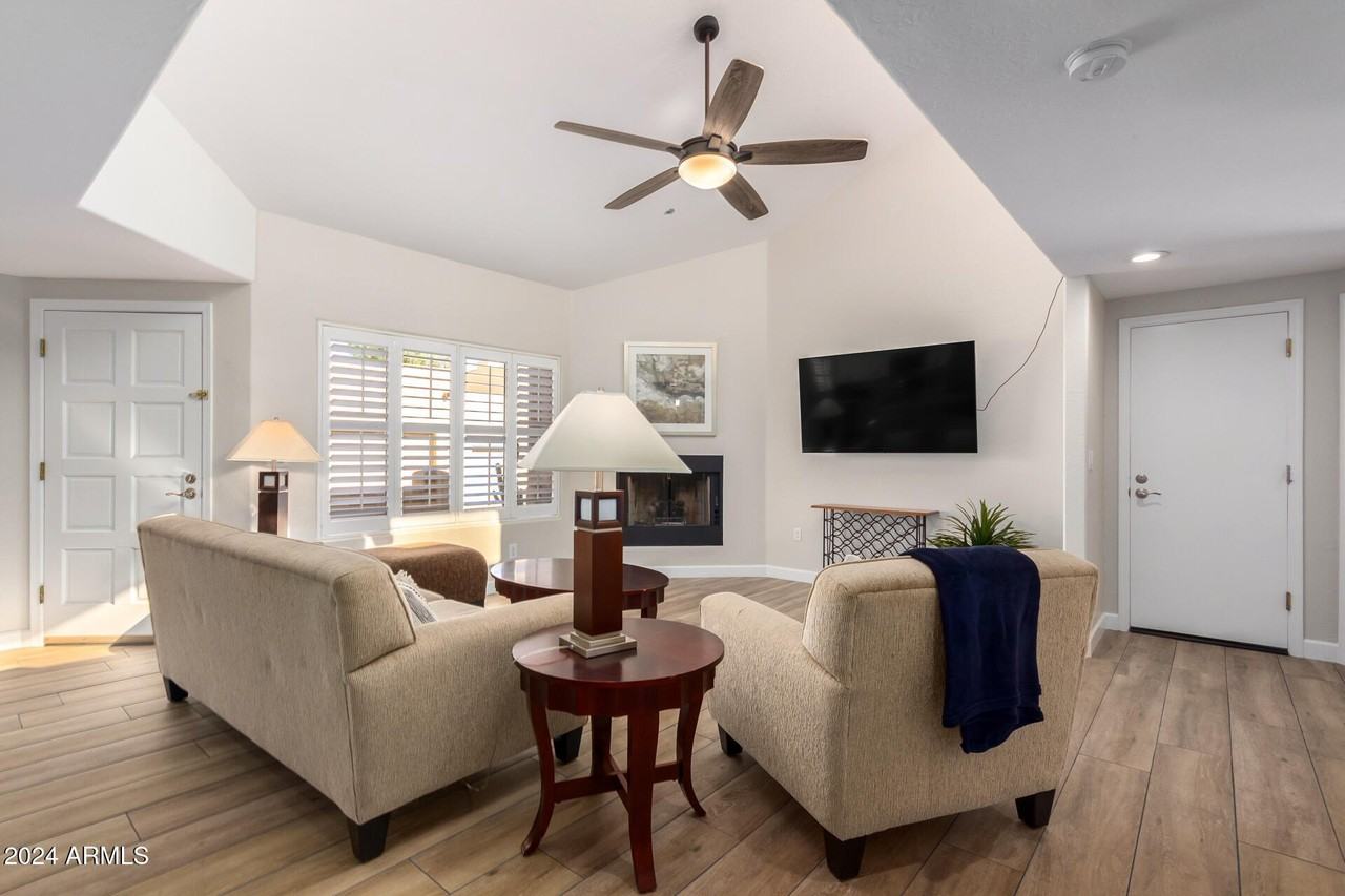 37222 N Tom Darlington Dr #17 - Photo 4 of 33