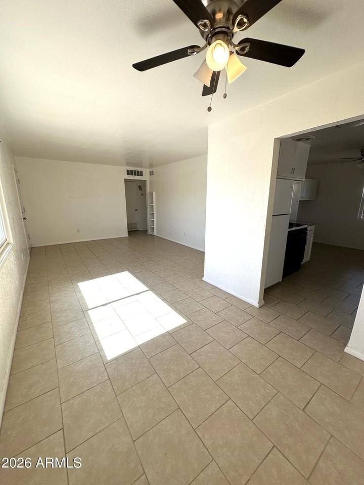 1314 W 15th St - Photo 3 of 17