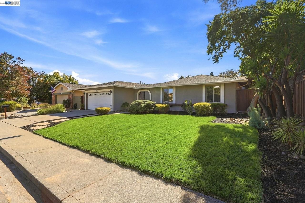 25 Tareyton Ct - Photo 4 of 50