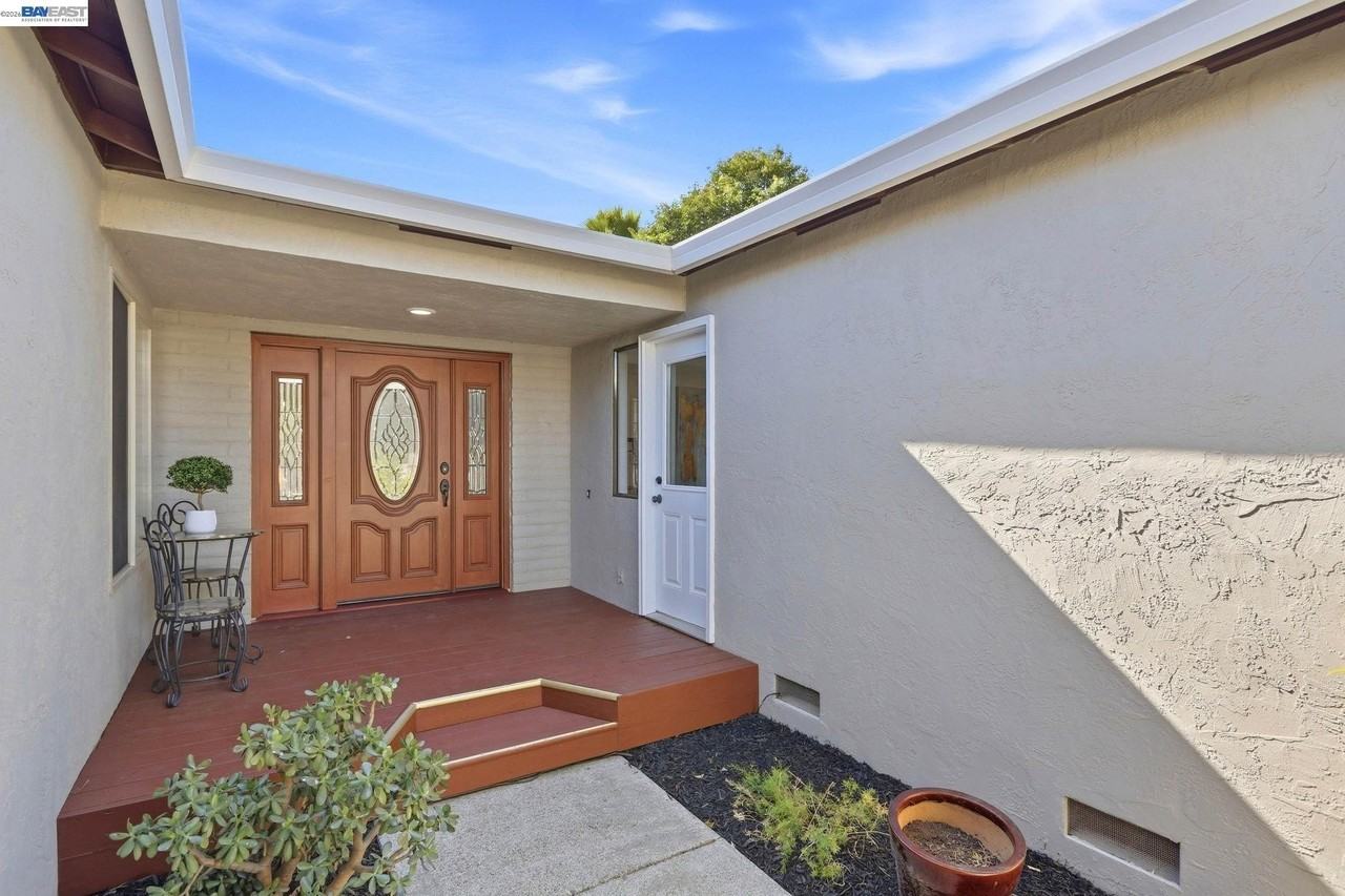 25 Tareyton Ct - Photo 6 of 50