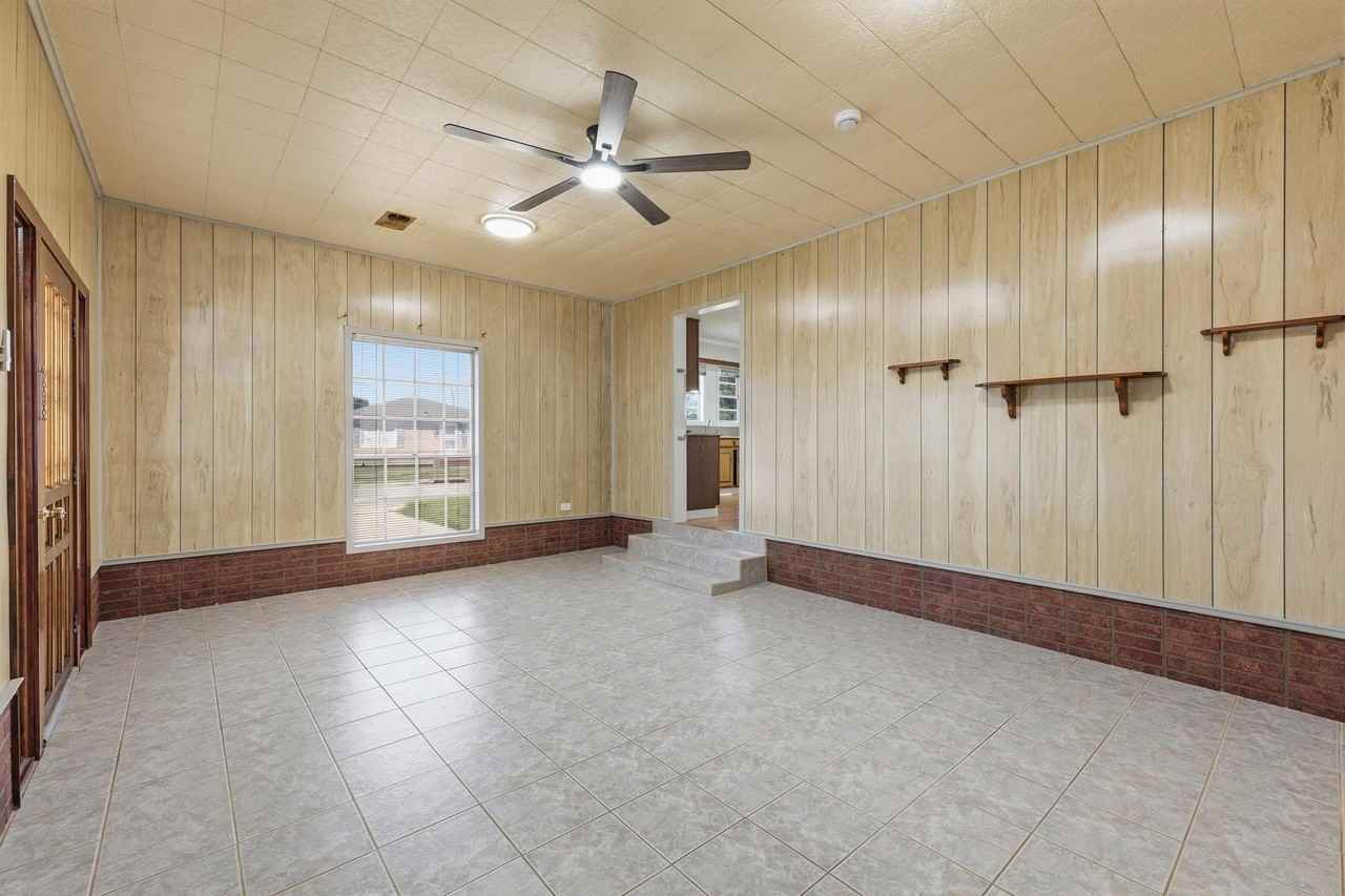 304 Patterson St - Photo 5 of 12