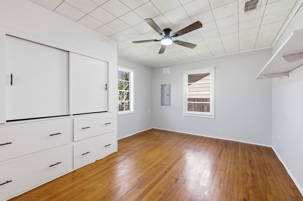 304 Patterson St - Photo 6 of 12