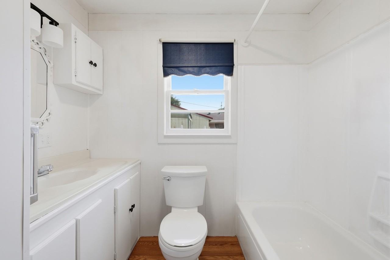 304 Patterson St - Photo 7 of 12