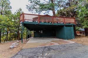 featured image of Villa Grove Ave