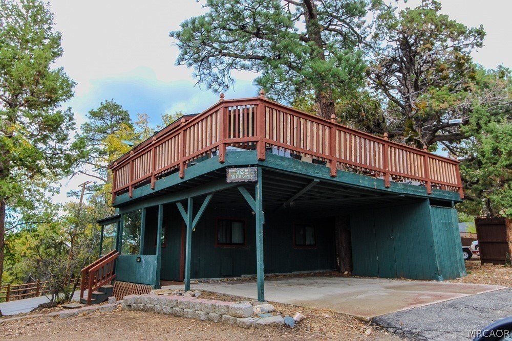 Villa Grove Ave - Photo 2 of 37