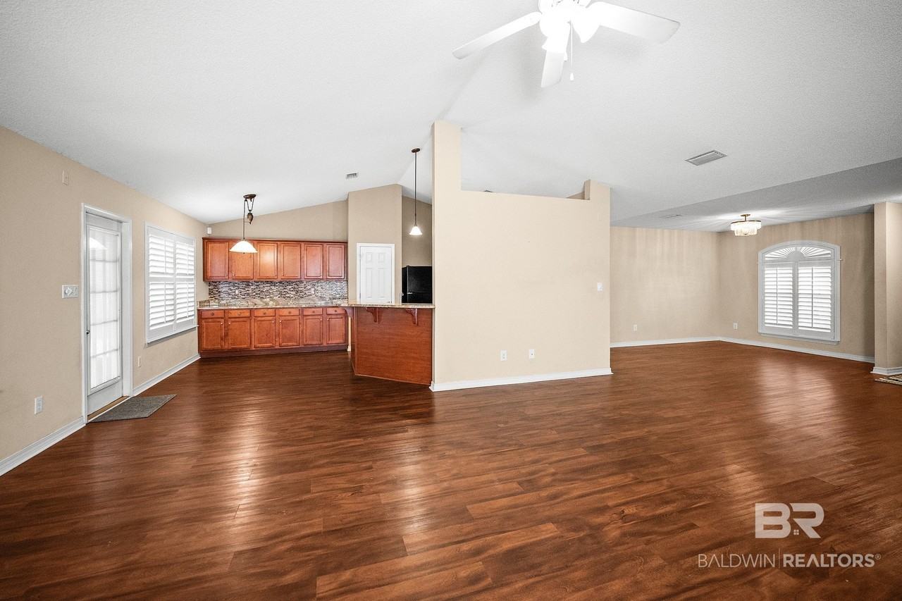 2531 Oakford Dr - Photo 4 of 23