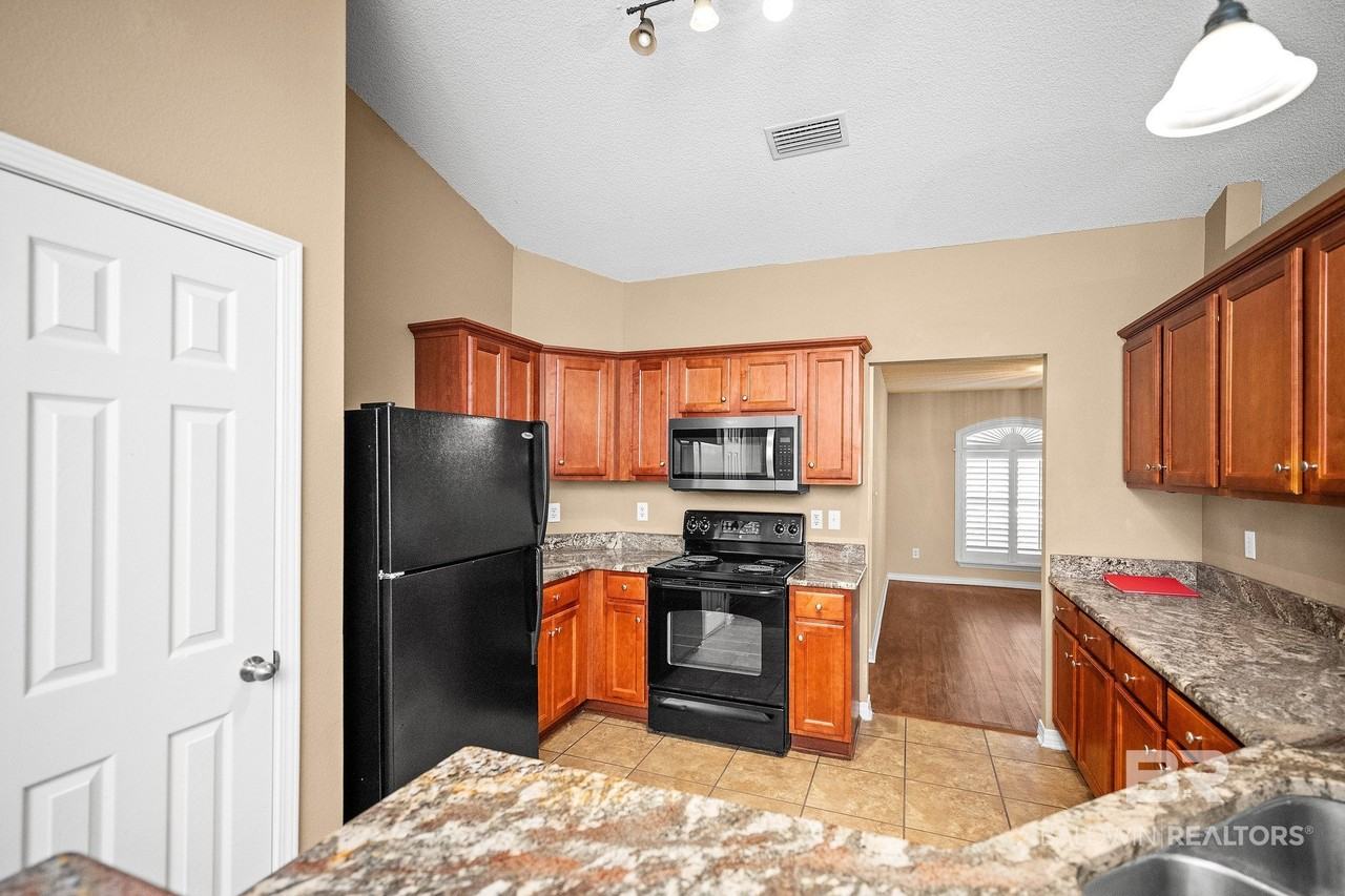 2531 Oakford Dr - Photo 6 of 23