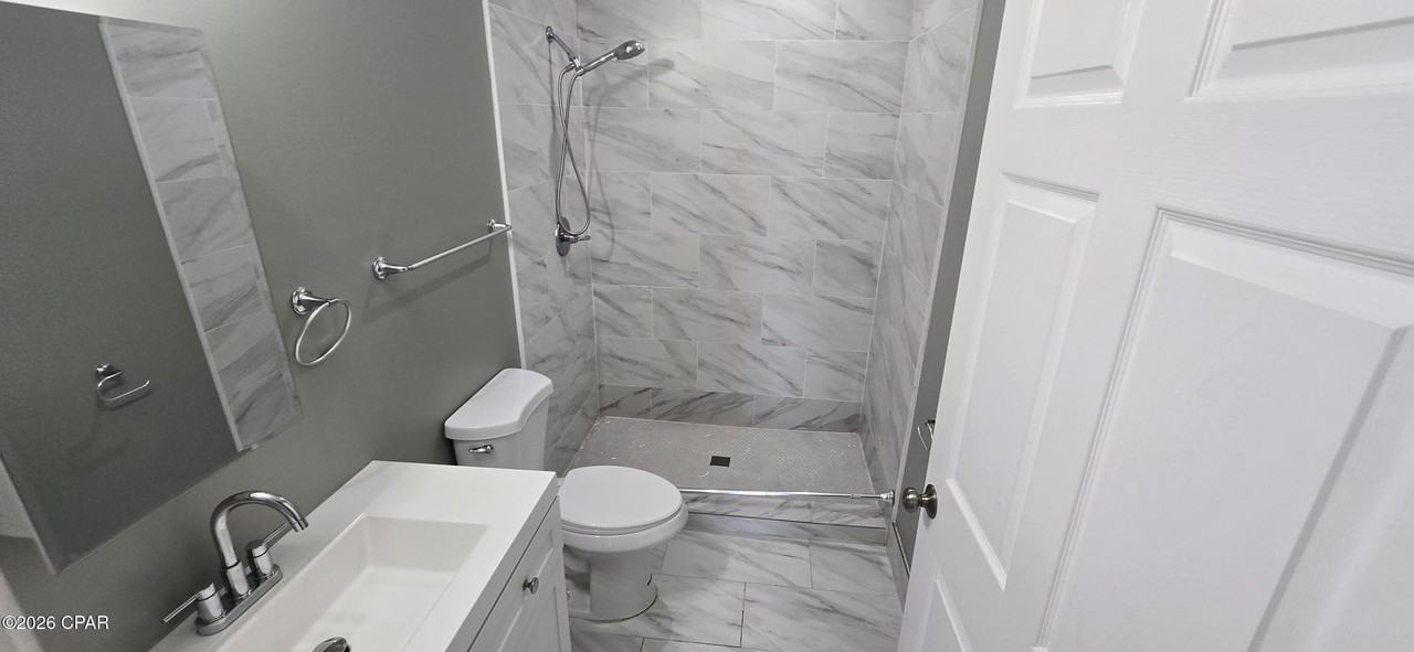 1122 Oak Ave - Photo 6 of 9