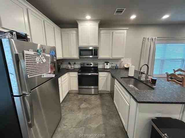 3104 Green St - Photo 5 of 26