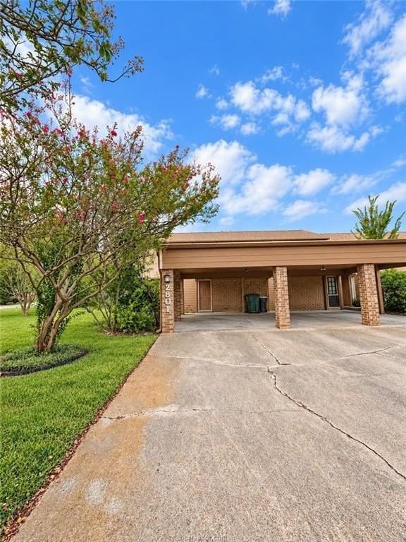 2801 Oakside Dr - Photo 2 of 12