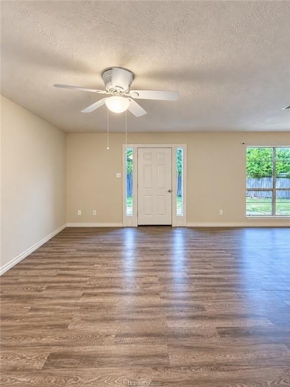 2801 Oakside Dr - Photo 3 of 12