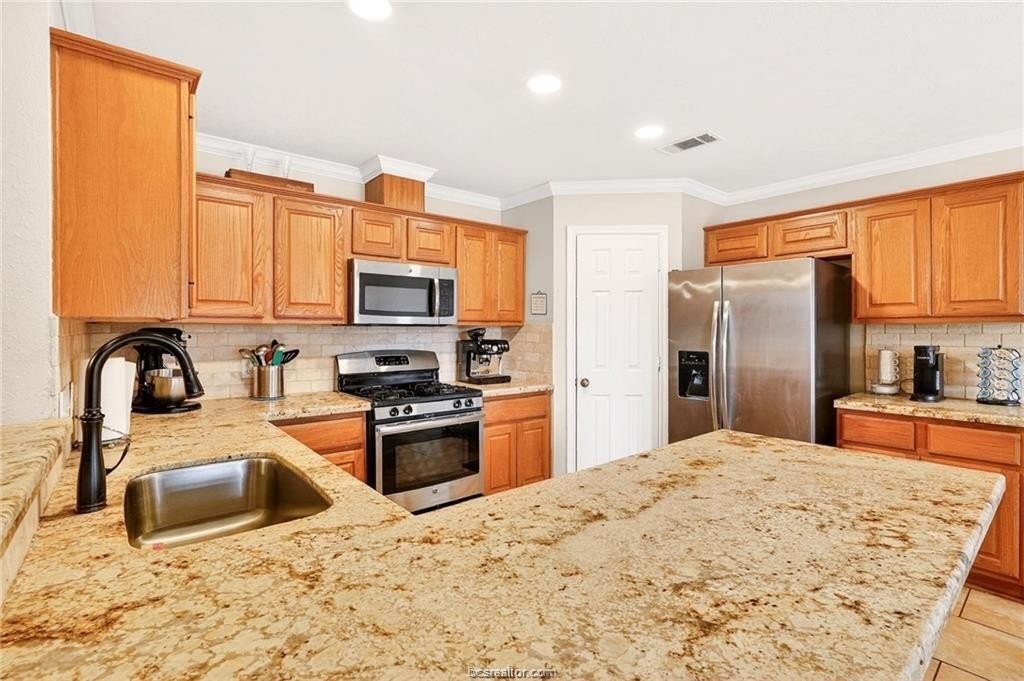 1308 Roanoke Ct - Photo 6 of 22