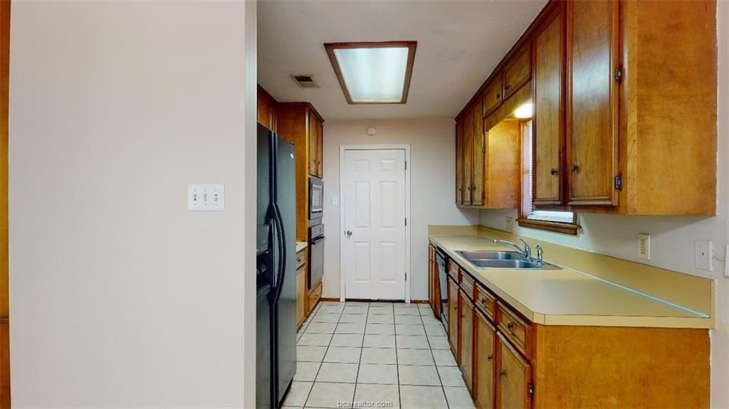 3011 Adrienne Dr - Photo 6 of 20
