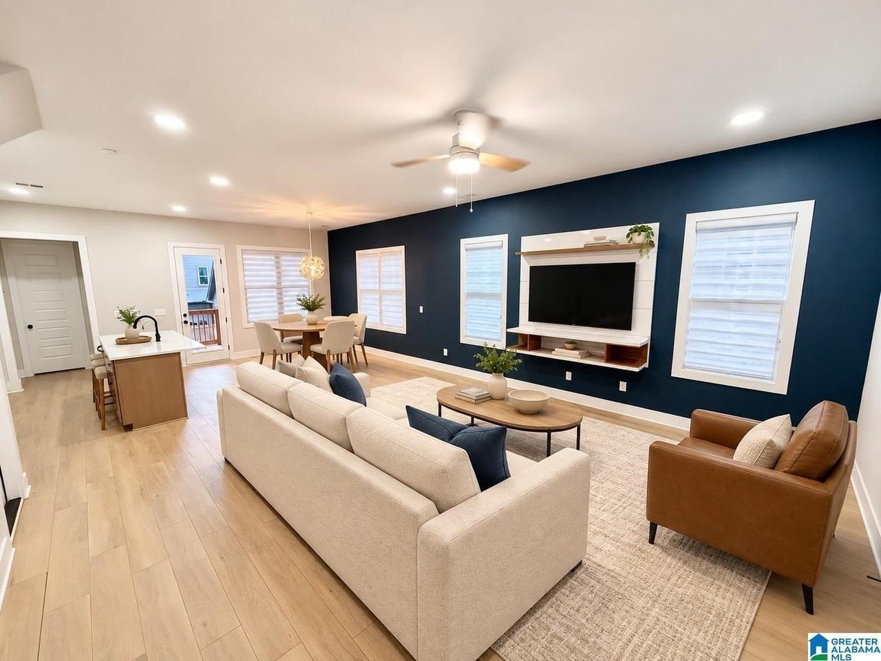 4668 Everlee Pkwy - Photo 3 of 26