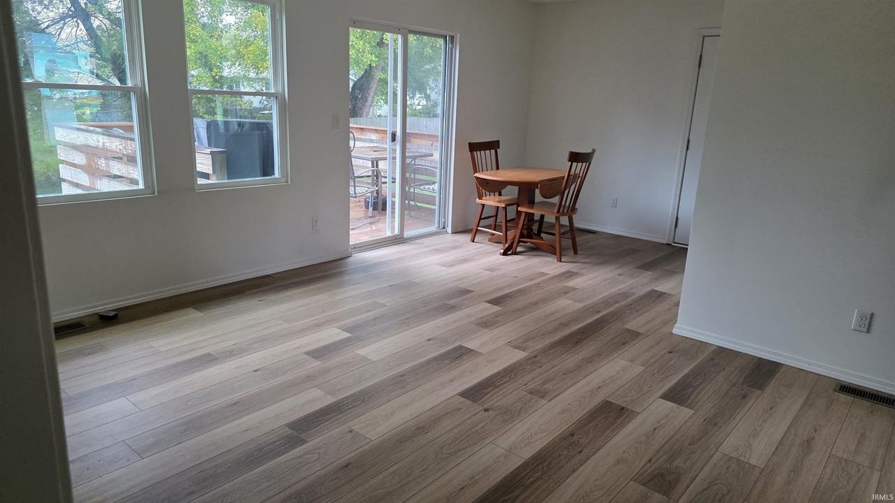 5927 Phyllis Ct - Photo 3 of 19