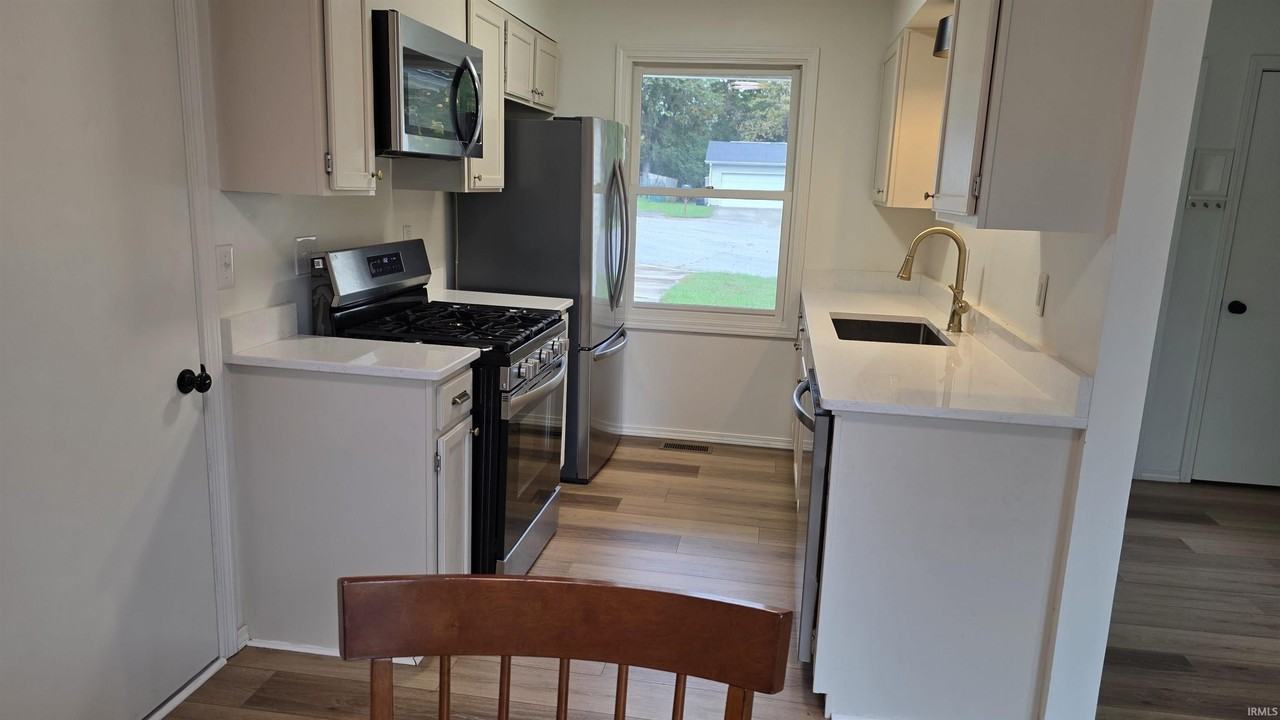 5927 Phyllis Ct - Photo 4 of 19