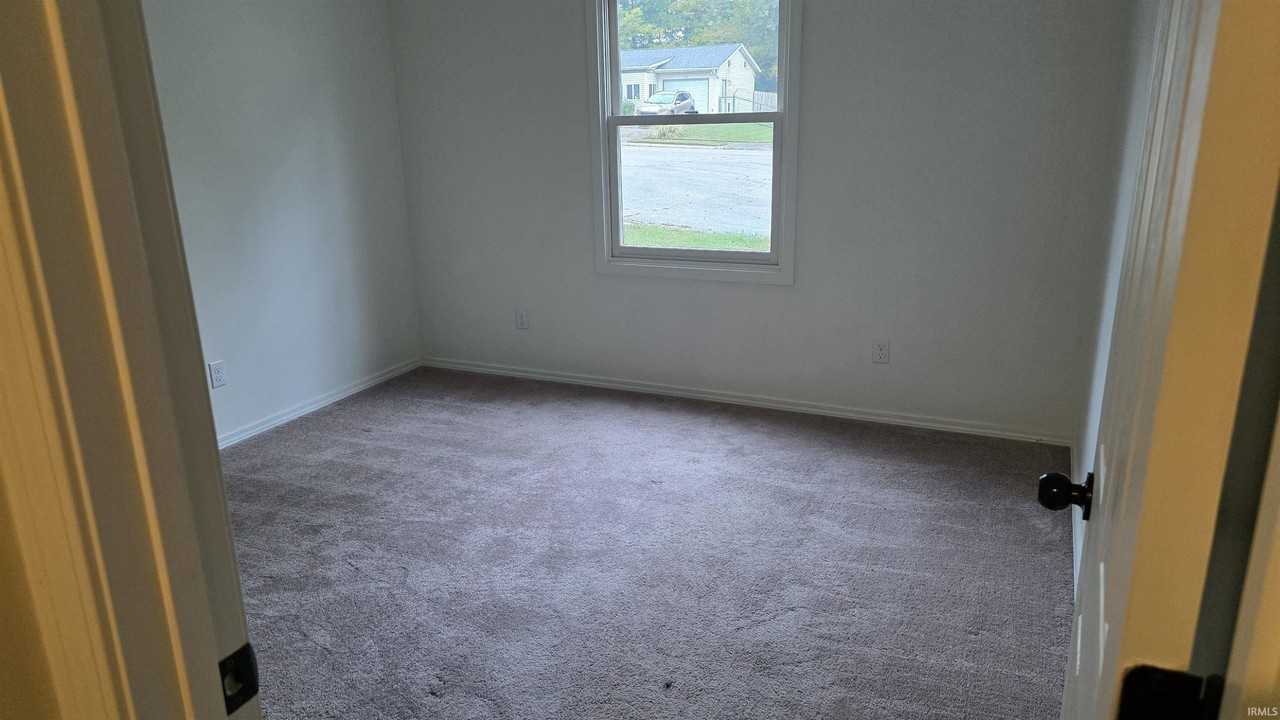5927 Phyllis Ct - Photo 7 of 19