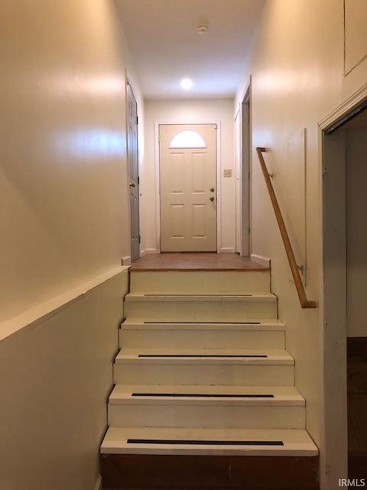607 E Moody Dr - Photo 2 of 16