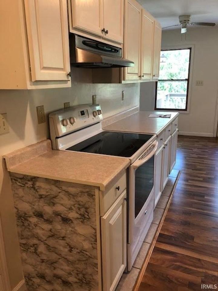 607 E Moody Dr - Photo 4 of 16