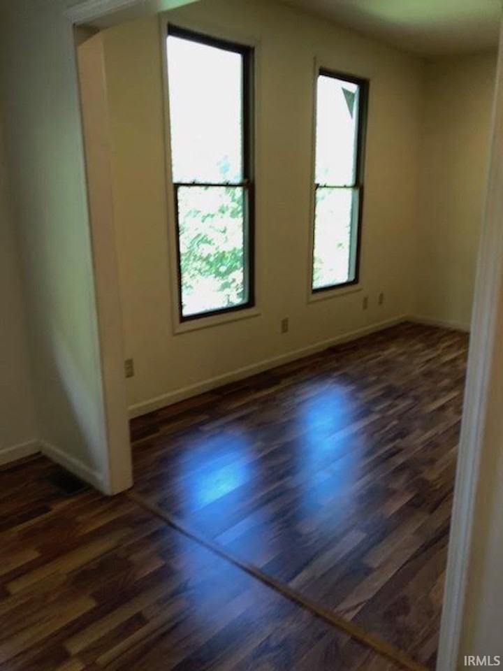 607 E Moody Dr - Photo 6 of 16